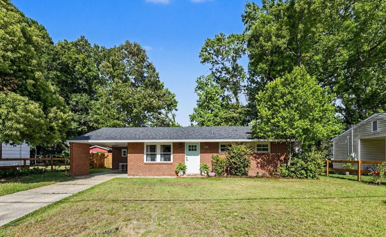 2633 Dellwood Avenue Photo 1