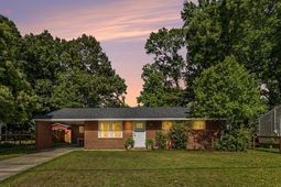 2633 Dellwood Avenue photo 4
