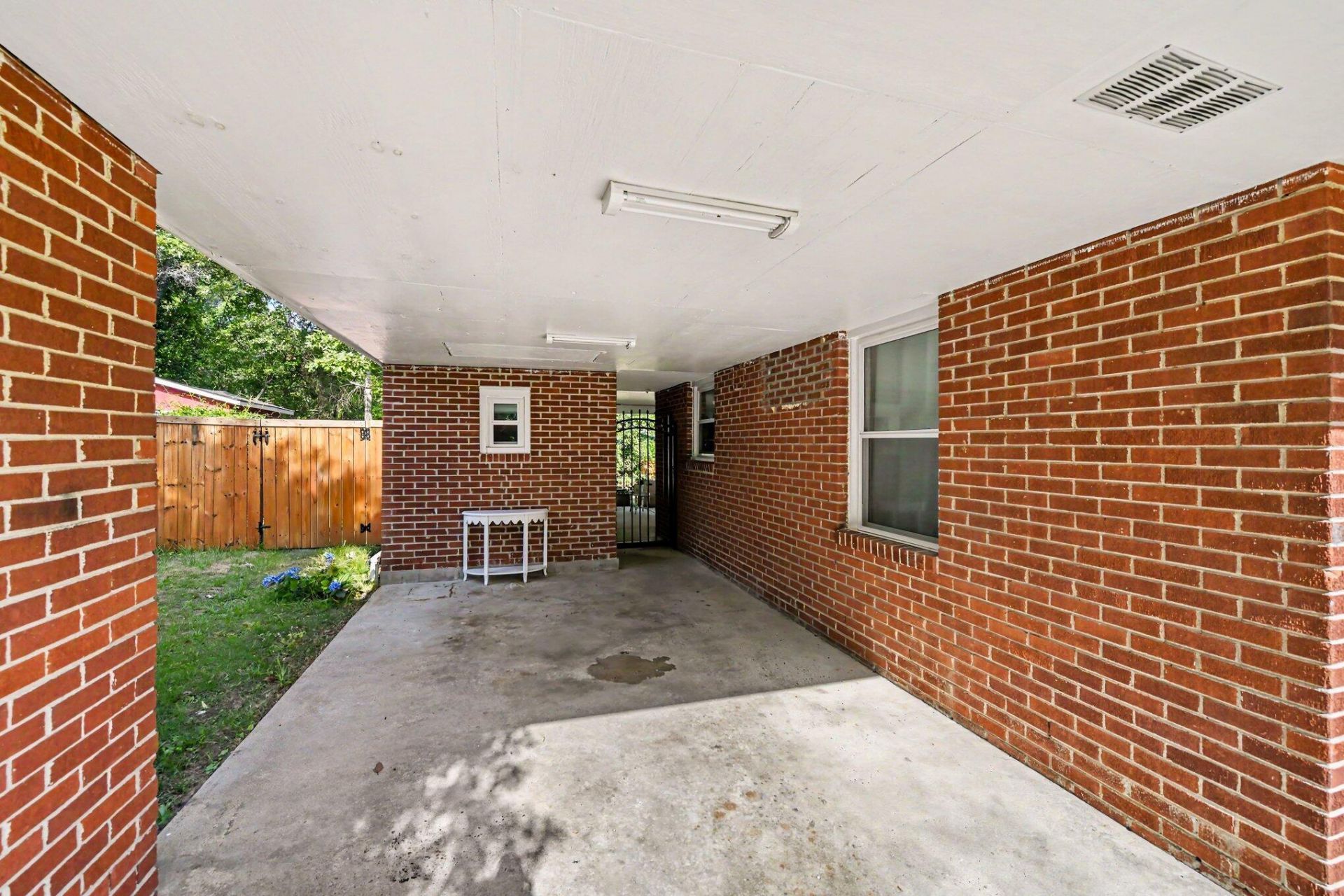 2633 Dellwood Avenue Photo 24