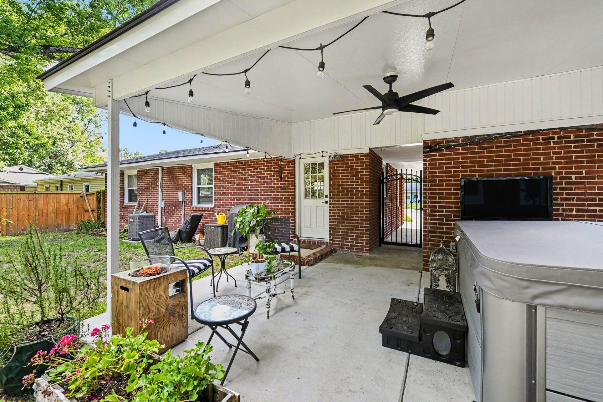 2633 Dellwood Avenue Photo 25