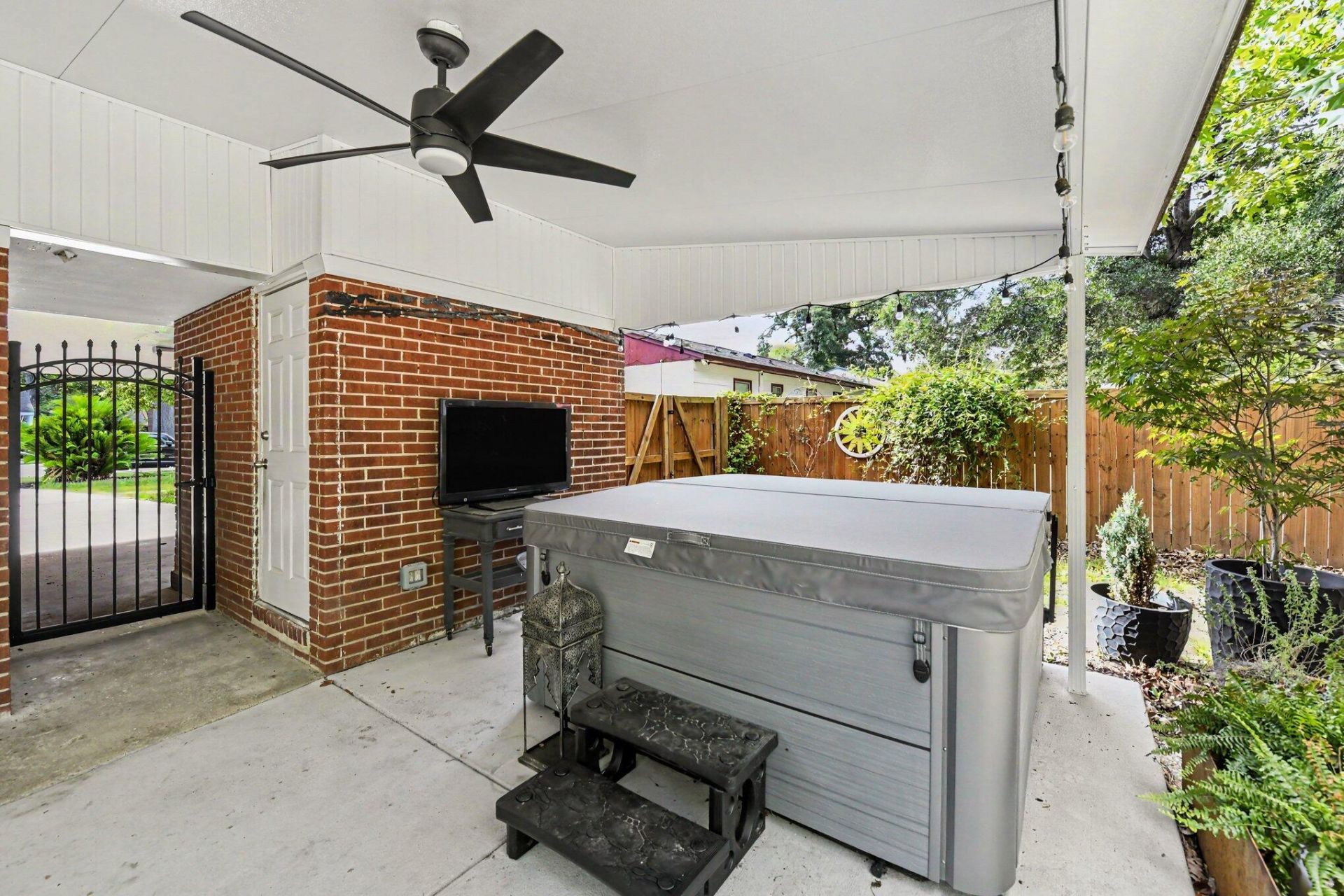 2633 Dellwood Avenue Photo 26
