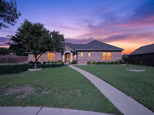 732 Forest Creek, DeSoto, TX 75115