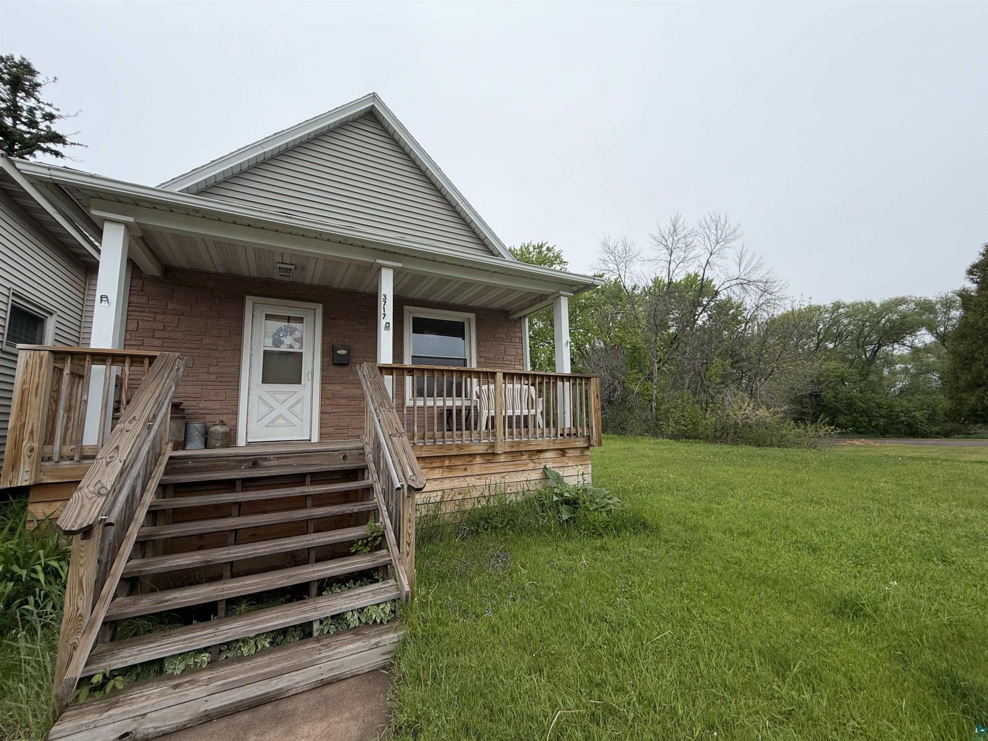 3717 Grand Ave, Duluth, MN 55807 Main Photo