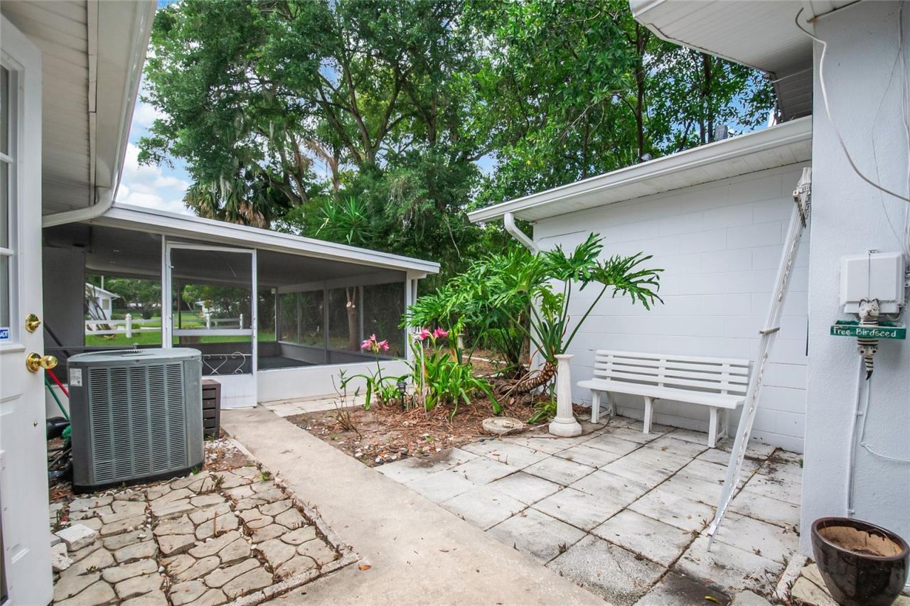 1635 Gertrude Place , Mount Dora, FL 32757 Photo