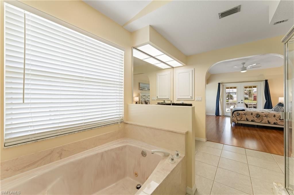 102 SW 9th St , Cape Coral, FL 33991 Photo