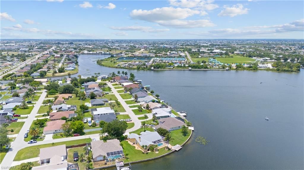 102 SW 9th St , Cape Coral, FL 33991 Photo