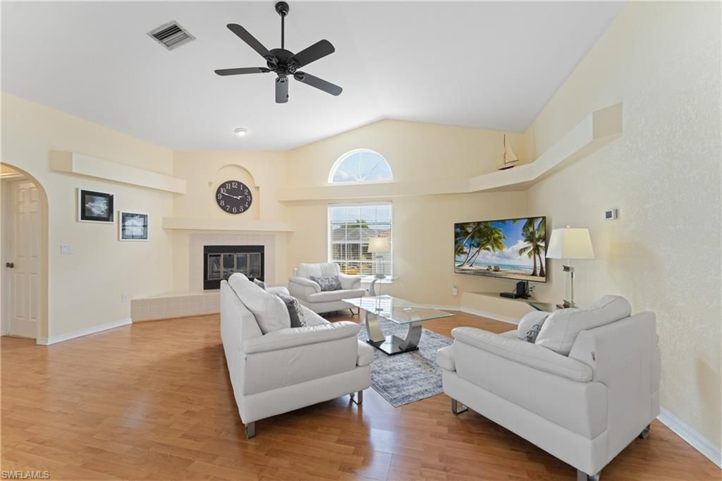 102 SW 9th St , Cape Coral, FL 33991 Photo