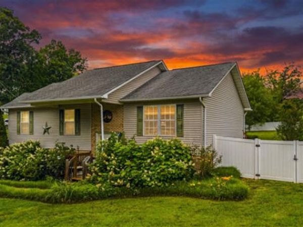 616 Hollow Drive, Strawberry Plains, TN 37871