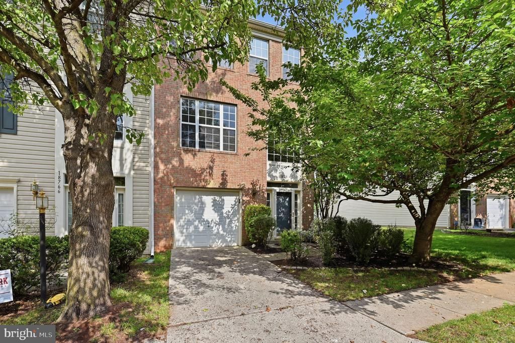 18768 Trident Square, Leesburg, VA 20176 Main Photo