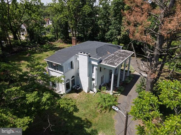 1071 E PARK AVENUE, VINELAND, NJ 08360