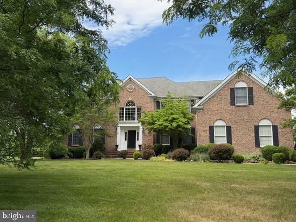 4 APPLEGATE COURT, CRANBURY, NJ 08512