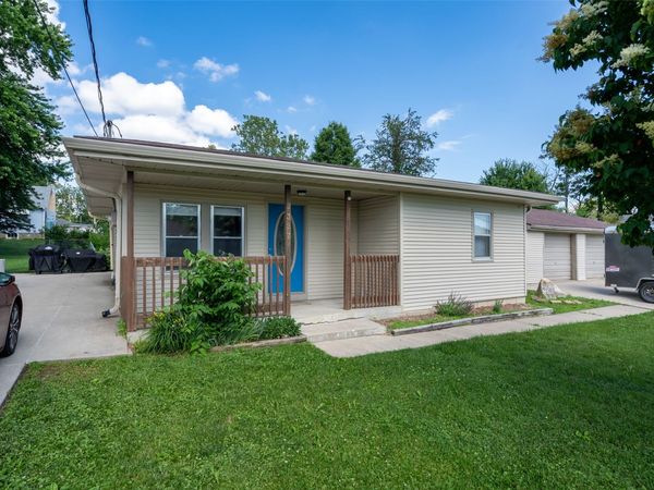 2327 E 37 Court, Des Moines, IA 50317