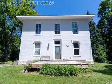 807 Baird Street, Holly Vlg, MI 48442