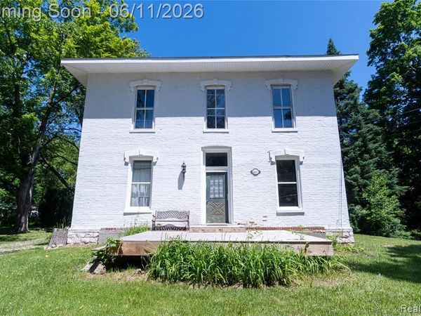 807 Baird Street, Holly Vlg, MI 48442