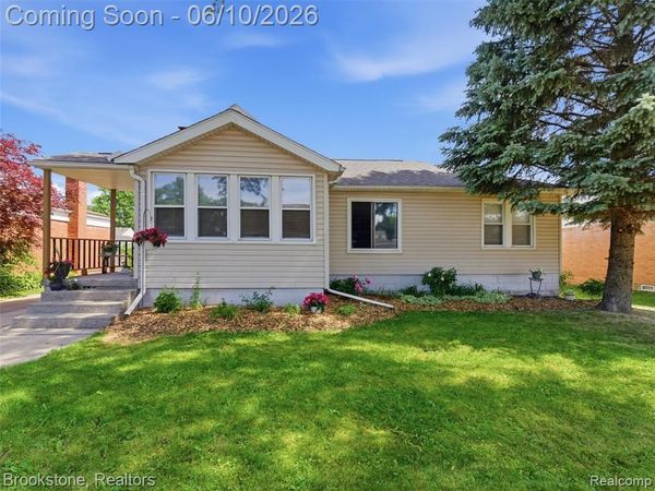 21813 Stephens Street, St. Clair Shores, MI 48080