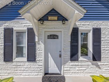 4661 Sashabaw Road, Waterford Twp, MI 48329