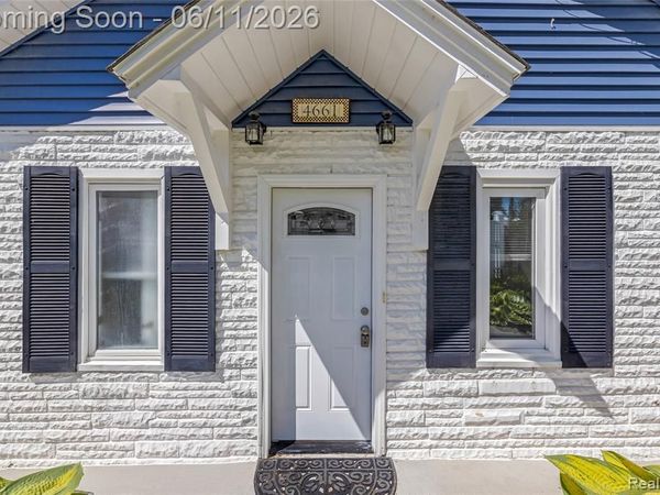 4661 Sashabaw Road, Waterford Twp, MI 48329