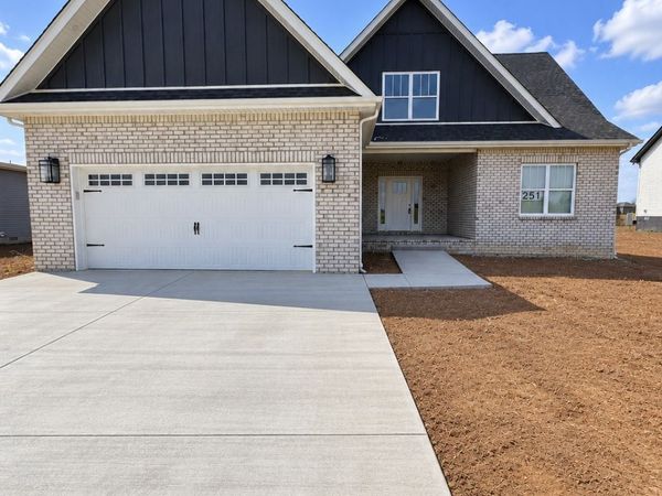 230 Low Plains Ln, Clarksville, TN 37043