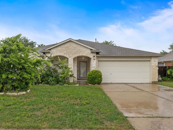 1907 Coachlamp DR , Cedar Park, TX 78613