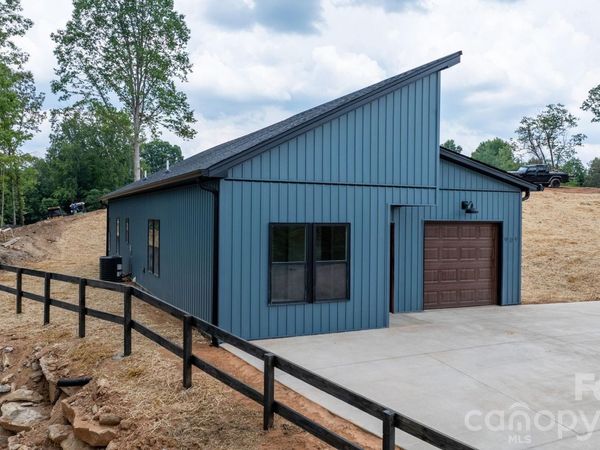 909 Overlook Drive SW, Lenoir, NC 28645