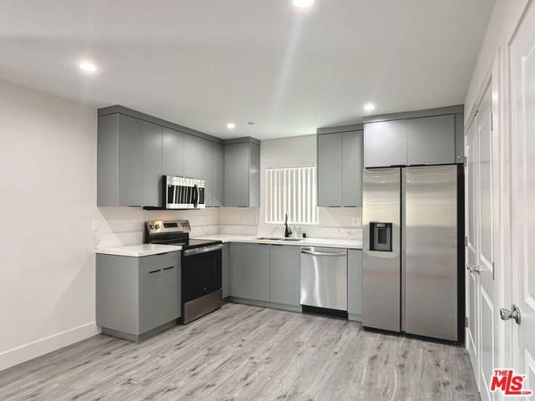 11512 Oxford Avenue, Unit F, Hawthorne, CA 90250