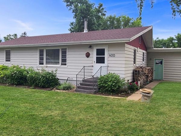 400 Cottage Avenue, Hendricks, MN 56136