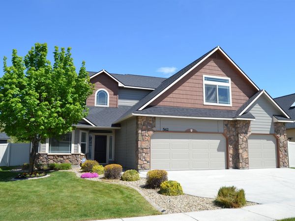 562 N Paddington, Star, ID 83669