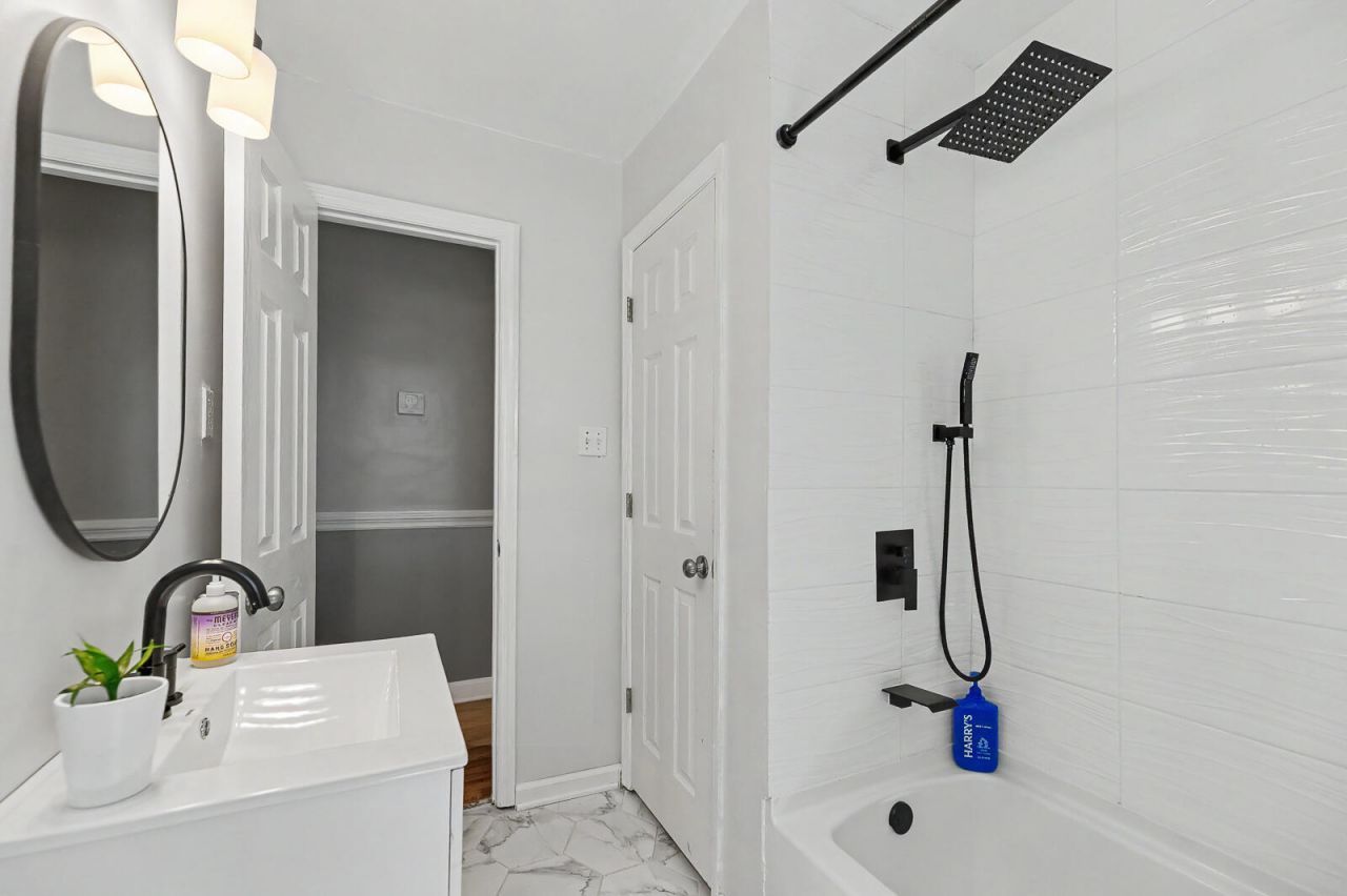 415 Mary Scott Drive Photo 8