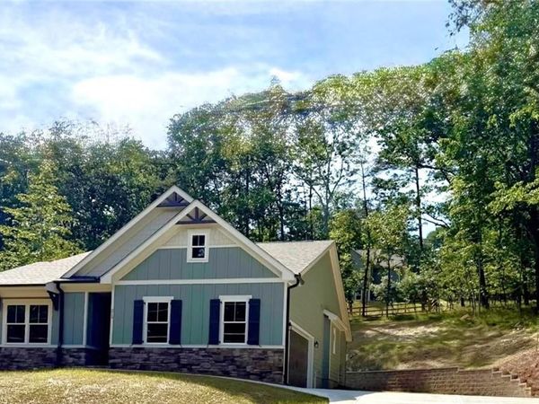 218 Chickasaw Drive , Waleska, GA 30183