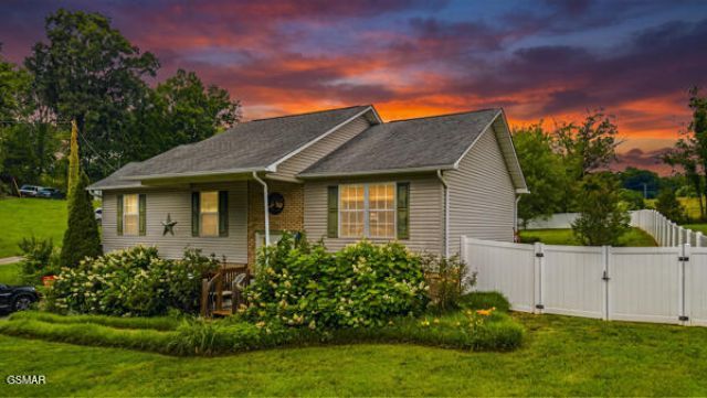 616 Hollow Drive, Strawberry Plains, TN 37871 Main Photo