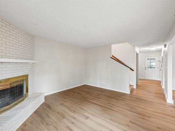 4909 W Park Drive, West Des Moines, IA 50266