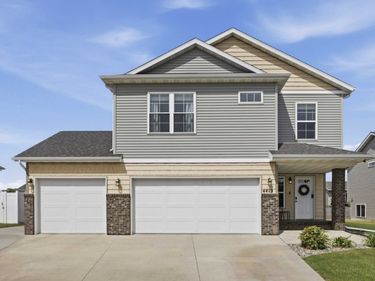 4419 17th Street S, Moorhead, MN 56560