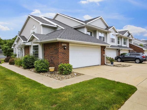 1221 A'Hearn Dr NE , Cedar Rapids, IA 52402