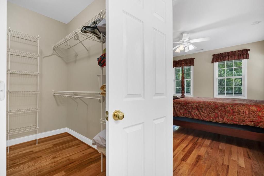 914 Claussen House Drive Photo 17