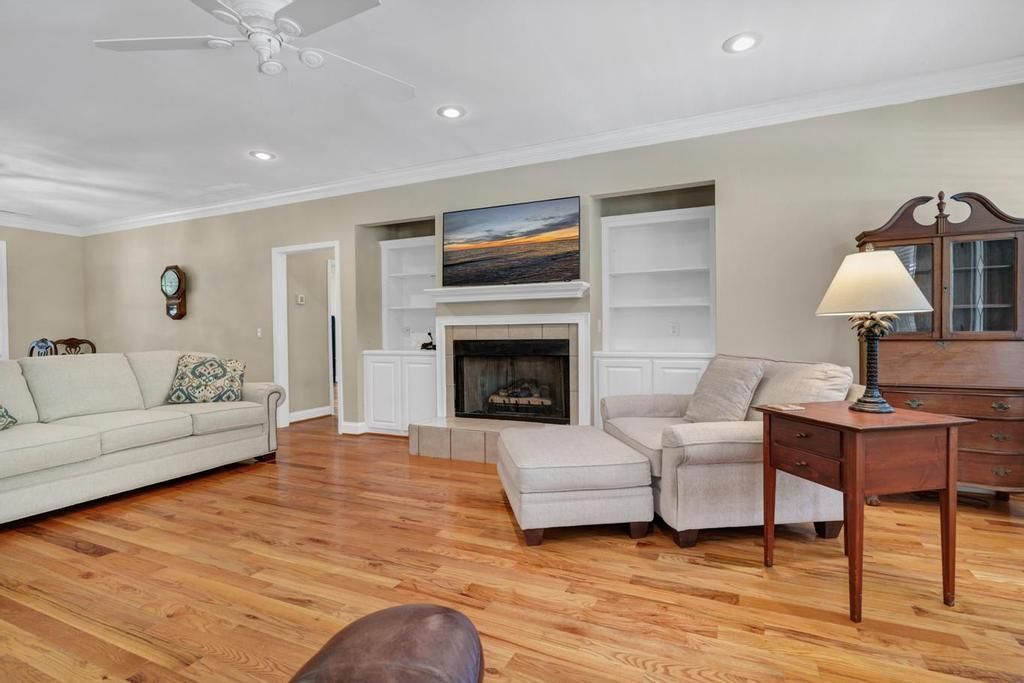 914 Claussen House Drive Photo 6