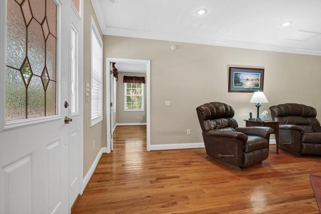 914 Claussen House Drive Photo 8