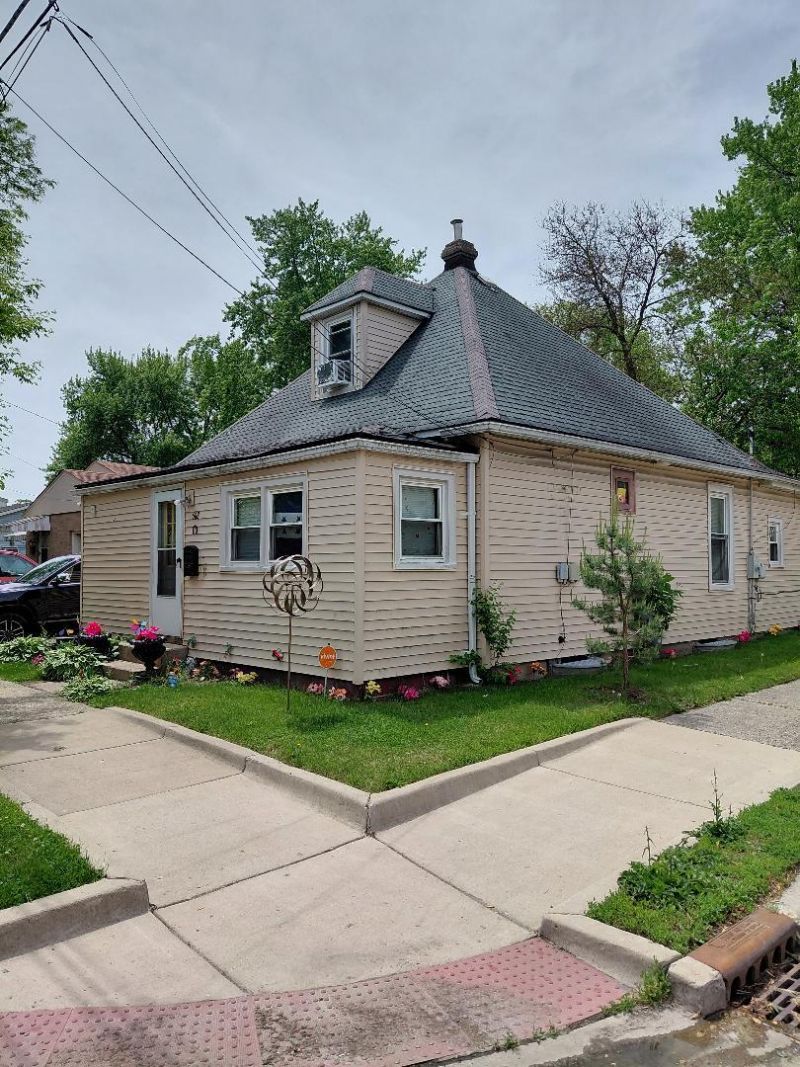 968 Lorraine Avenue , Waukegan, IL 60085