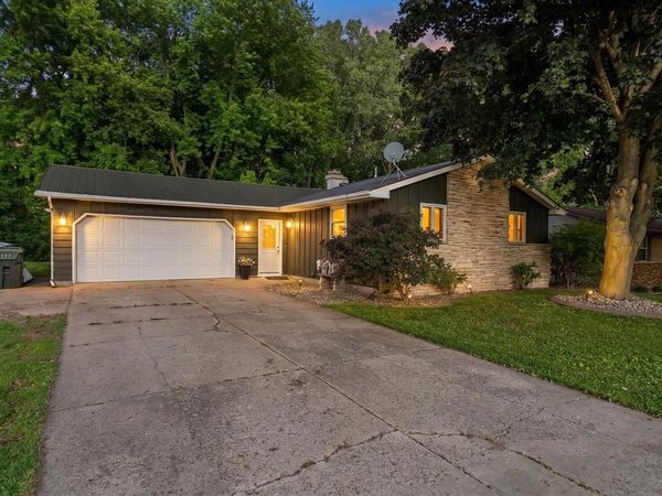 1708 THELEN AVENUE, Kaukauna, WI 54130