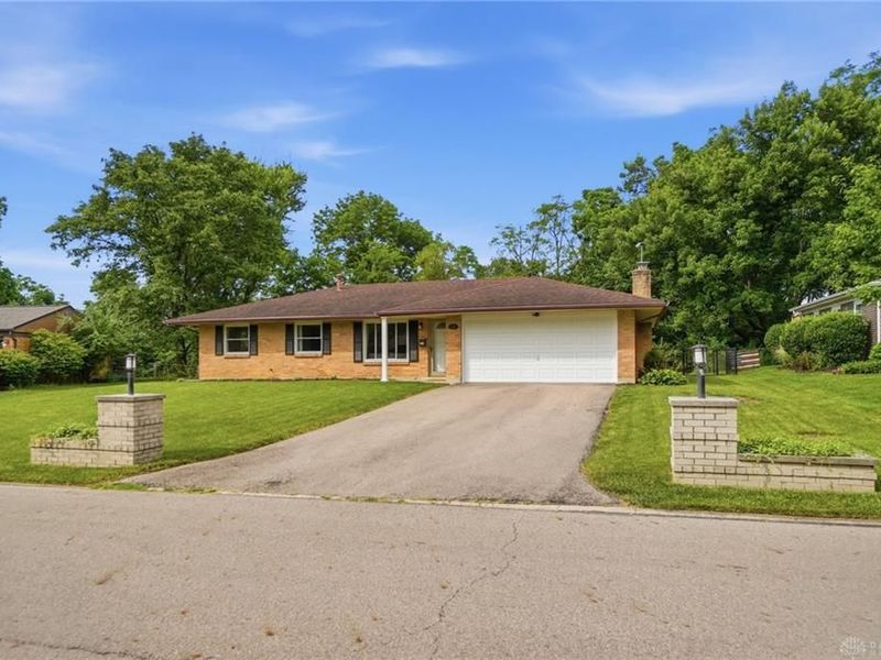 8032 Washington Park Drive, Miamisburg, OH 45459 Photo 3