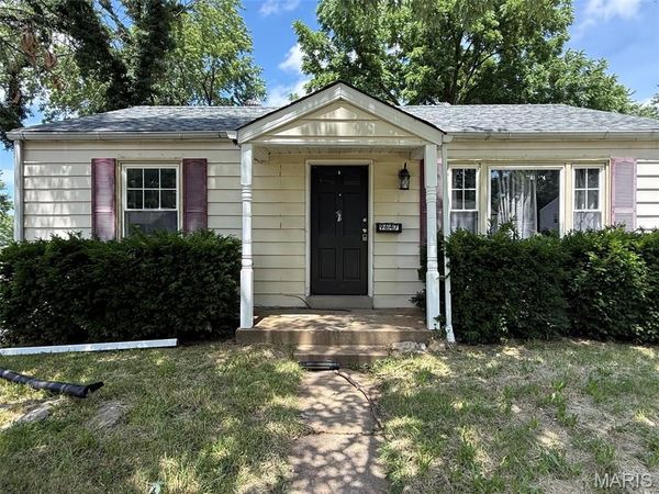 9647 Margo Ann Lane , St Ann, MO 63134