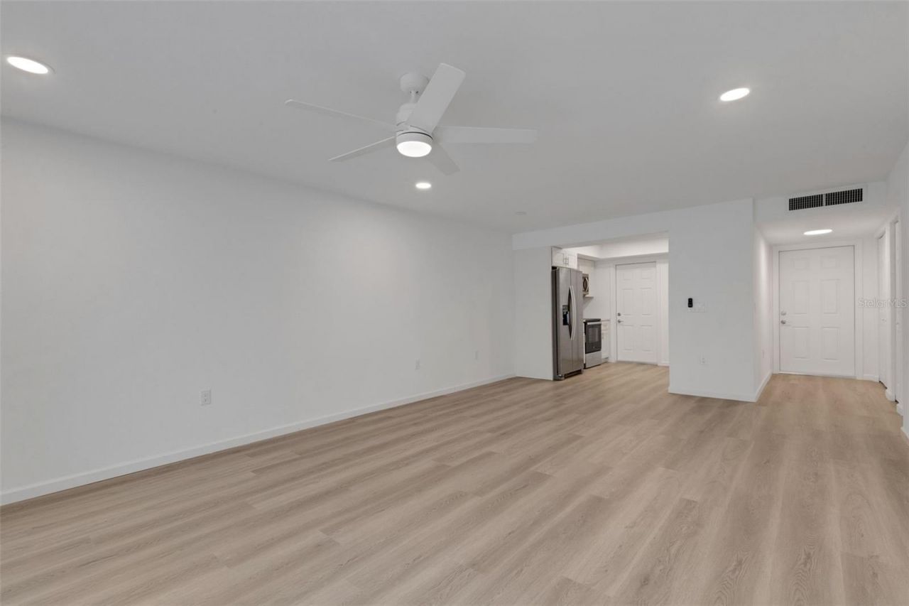 2826 W Rainbow Circle, Unit 2818, Sarasota, FL 34231 Photo