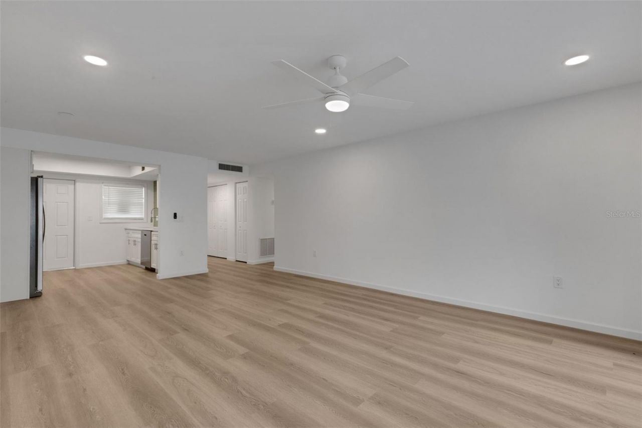 2826 W Rainbow Circle, Unit 2818, Sarasota, FL 34231 Photo