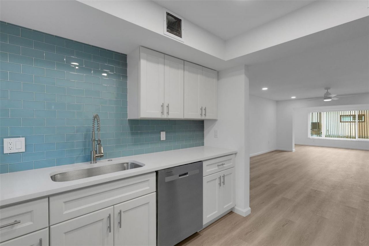 2826 W Rainbow Circle, Unit 2818, Sarasota, FL 34231 Photo
