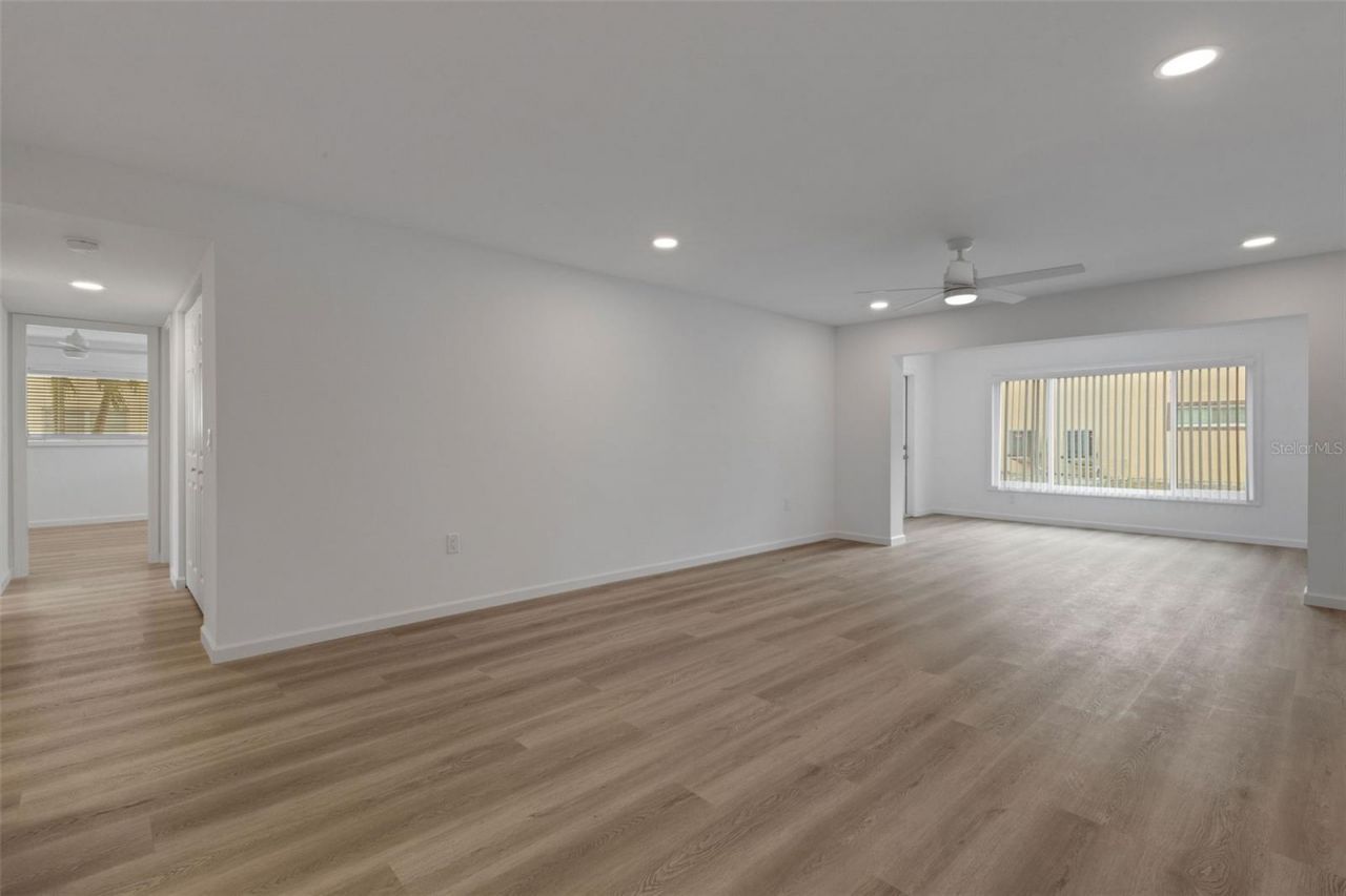 2826 W Rainbow Circle, Unit 2818, Sarasota, FL 34231 Photo