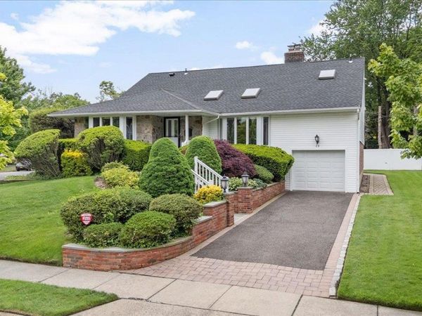 23 Maytime Court , Jericho, NY 11753