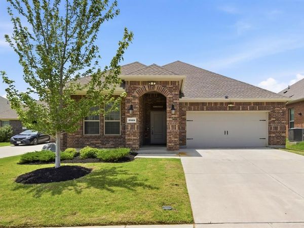 2825 Jasper Trail, Aubrey, TX 76227
