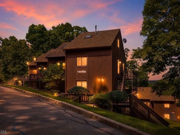 4 Telemark Dr, Vernon, NJ 07462