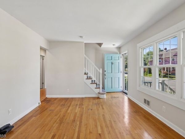 251 Main St, East Rutherford, NJ 07073