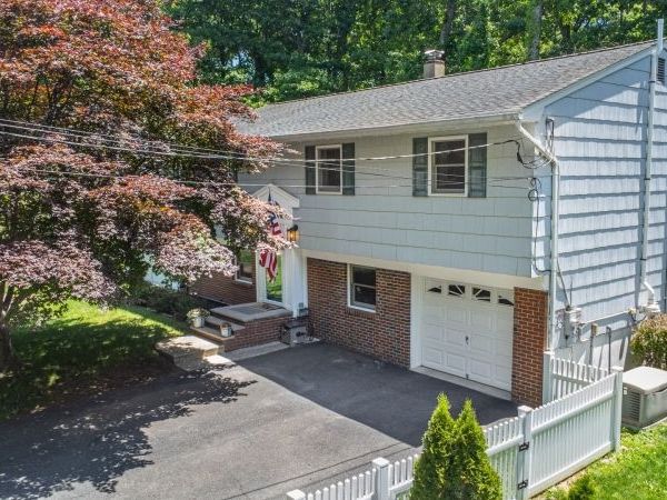 6 Benjamin, Hopatcong, NJ 07874