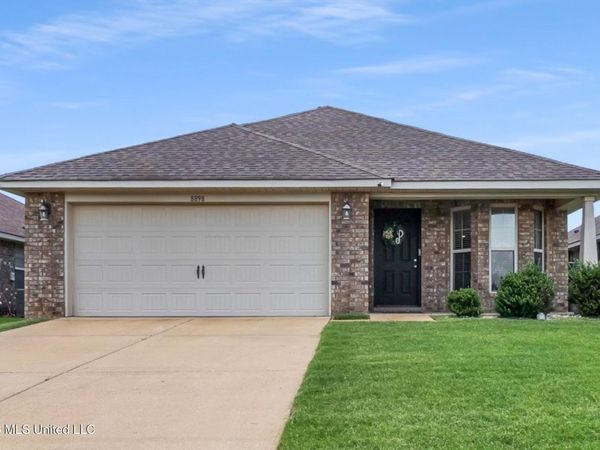 8898 Kathryn Grace Drive, Southaven, MS 38671